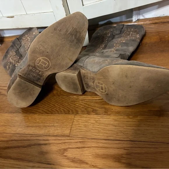 Roper Distressed Brown Embroidered Boots - Picture 4 of 7